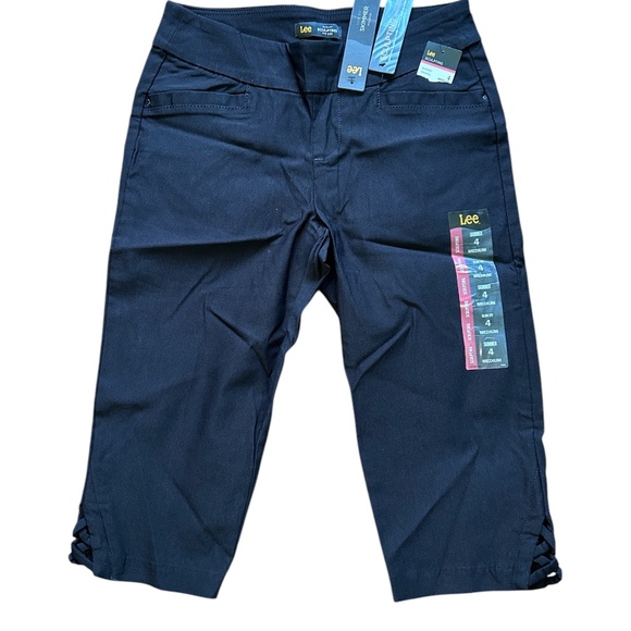 Lee Skimmer Mid Rise Slim Fit Black Capri Size 4 NWT - Picture 1 of 10